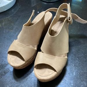 Size 8.5 Chinese laundry cork bottom sandals wore for a 1x special event